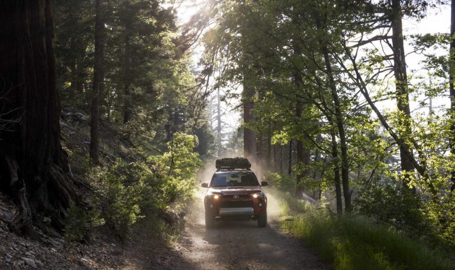  Toyota 4Runner TRD Off-Road (N280) 2016 года  (NA) (фото 6 из 37)